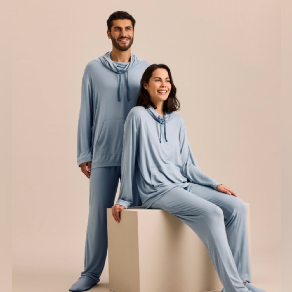 Brand new Emirates Business Class inflight loungewear size s/m